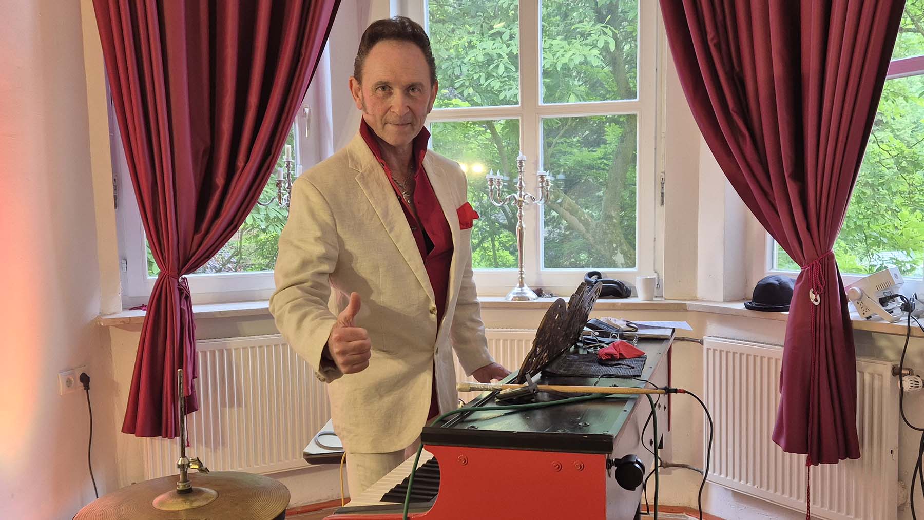 Boogieman Vito am Klavier